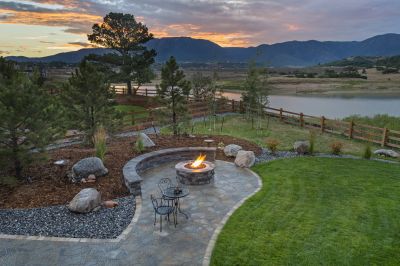 Landscapings with Outdoor Living Spaces